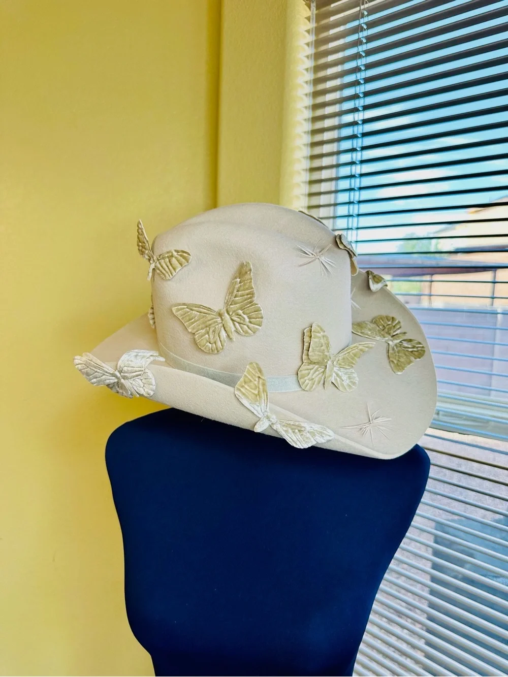 NEW! Gigi Burris Millinery Britney Hat in Alabaster/Sahara
